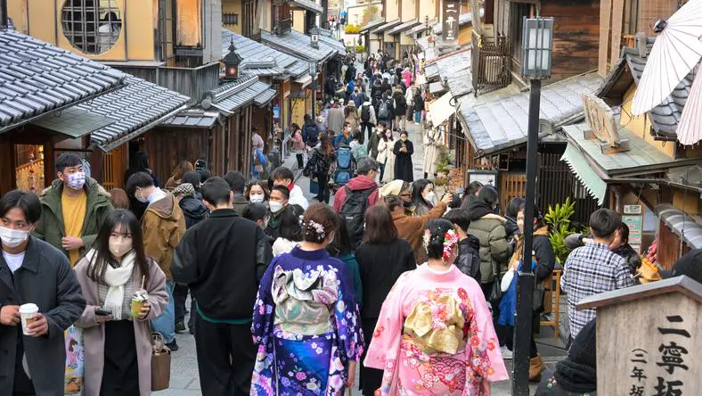 泡沫破裂后，日本全民出海潮中普通人的机遇